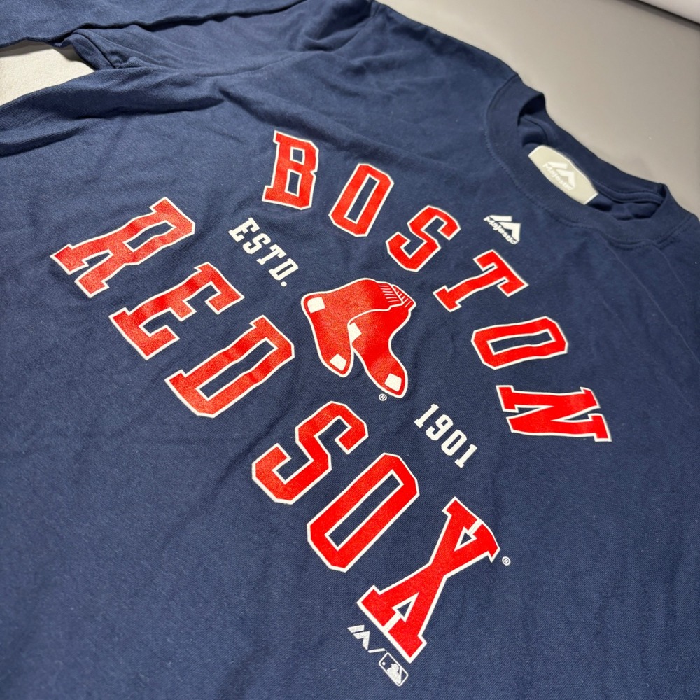 Majestic Boston Red Sox NWOT Long Sleeve Shirt MLB Baseball Mens Small